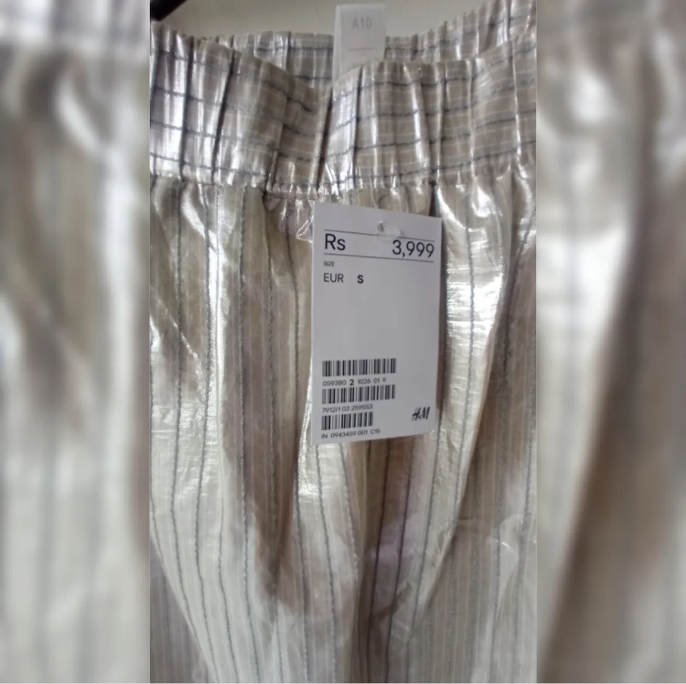 H&M Striped Silver Skirt - Picture 6 of 16